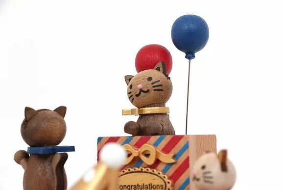 Wooderful Life Music Box – Happy Birthday